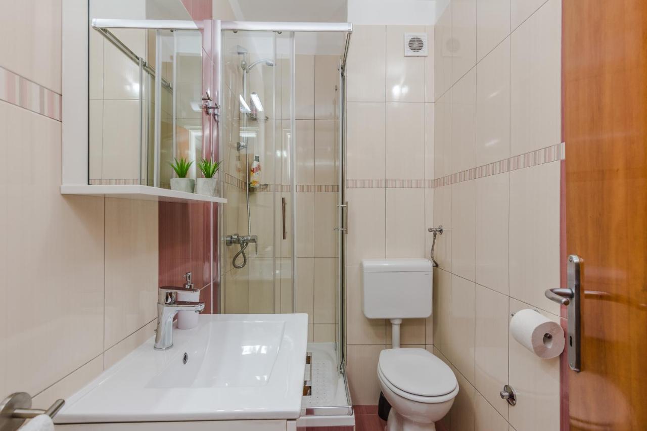 Neva Room With Private Bathroom Zadar Exteriör bild
