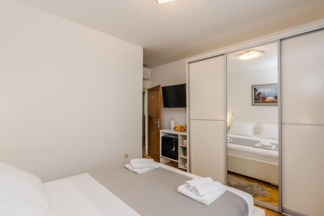 Neva Room With Private Bathroom Zadar Exteriör bild